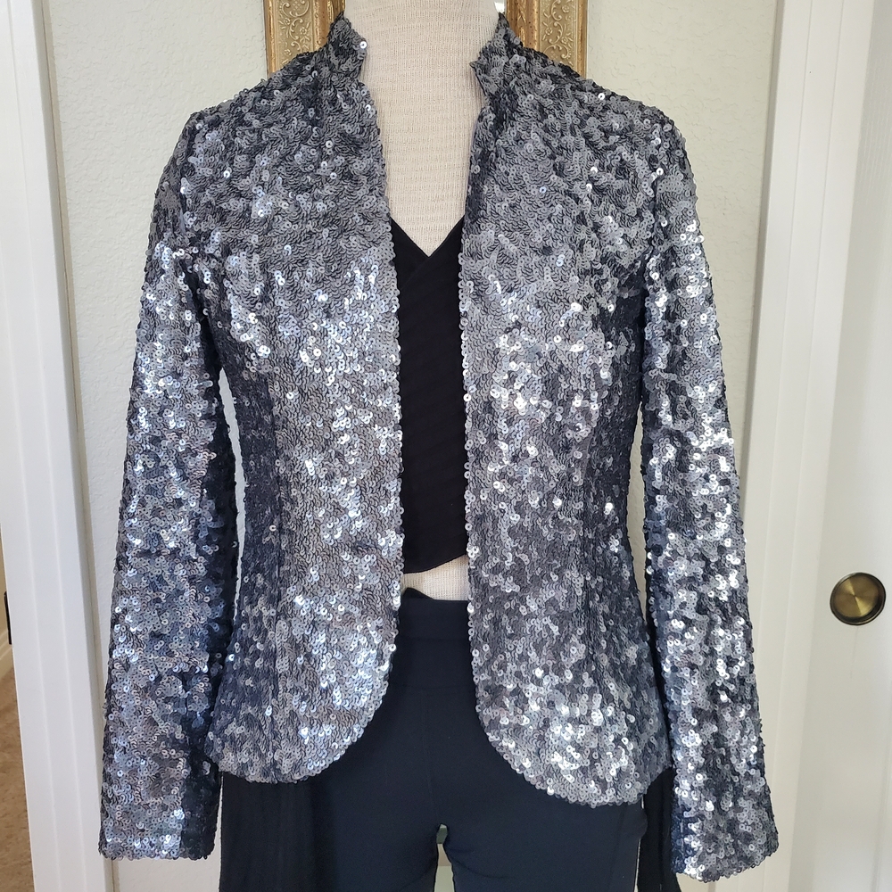 LONDONJEAN Silver Sequin Blazer